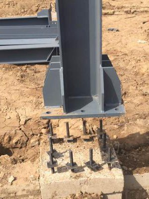 steel column base 30mm away from the concrete base